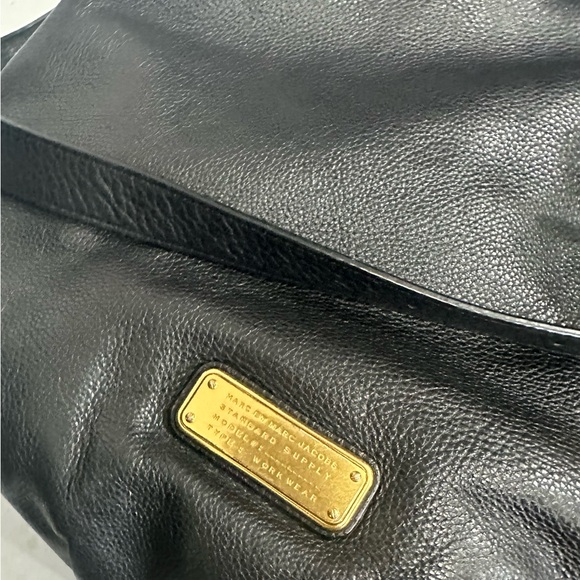 EUC Marc Jacobs Black Pebble Leather Hobo/crossbody Bag With Long Strap - Picture 6 of 10